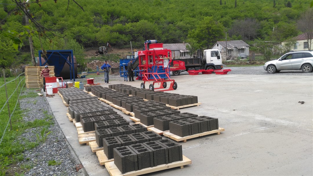 Станок для производства шлакоблоков и тротуарной плитки